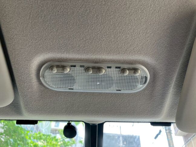 室内灯も多いので夜でも手元を明るく照らします。